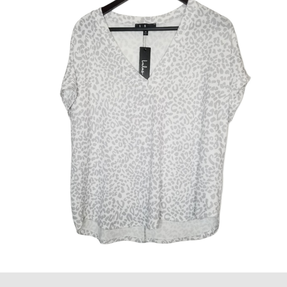 Lulu's Gray Leopard Print Top